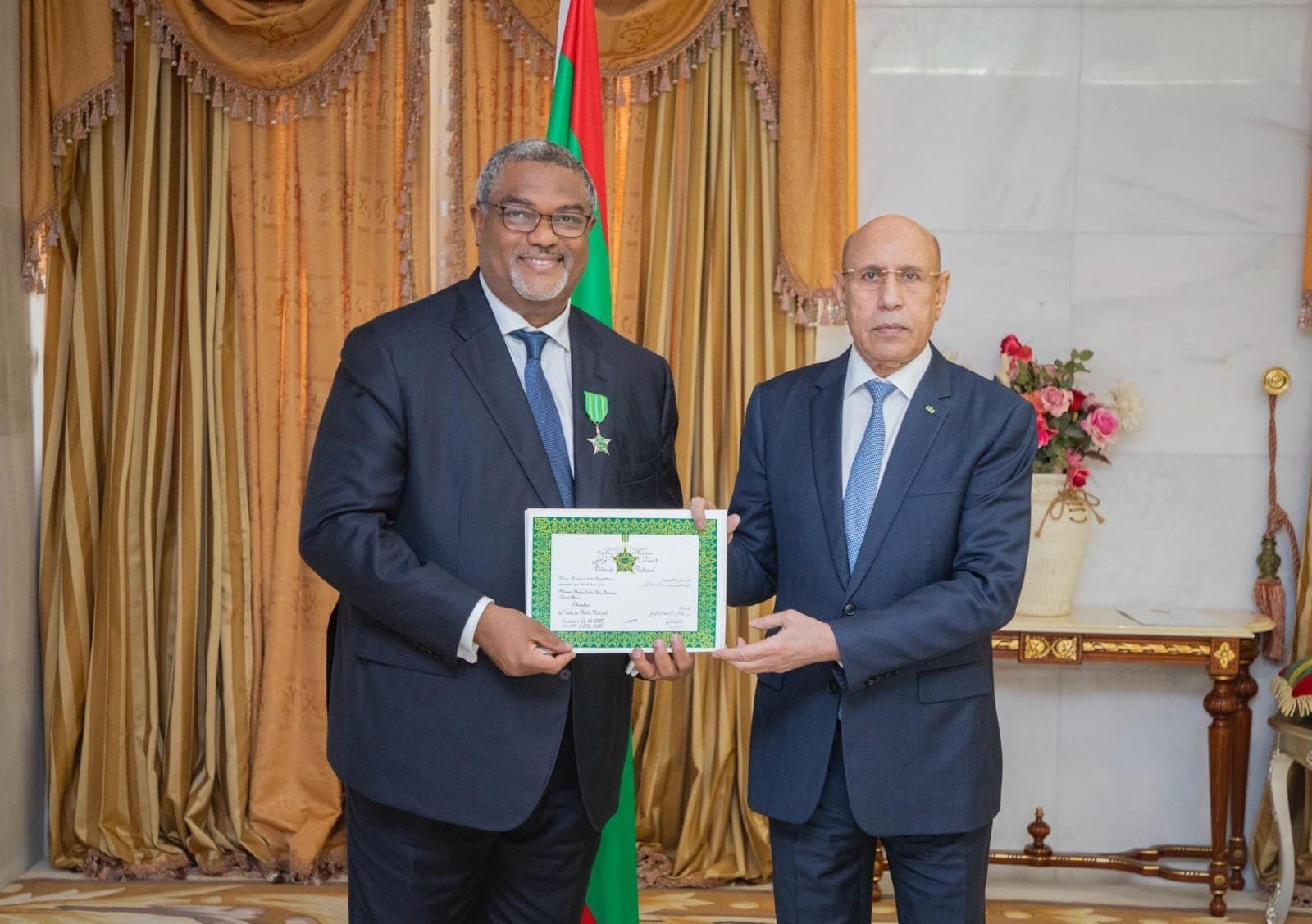 Thierry Hot décoré au rang de Chevalier de l’Ordre du Mérite national de Mauritanie