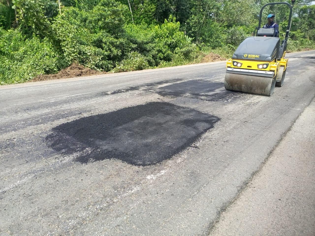 Reconstruction de la route Edea-Kribi : Le MINTP lance un avis d’appel d’offres international pour la contractualisation des entreprises