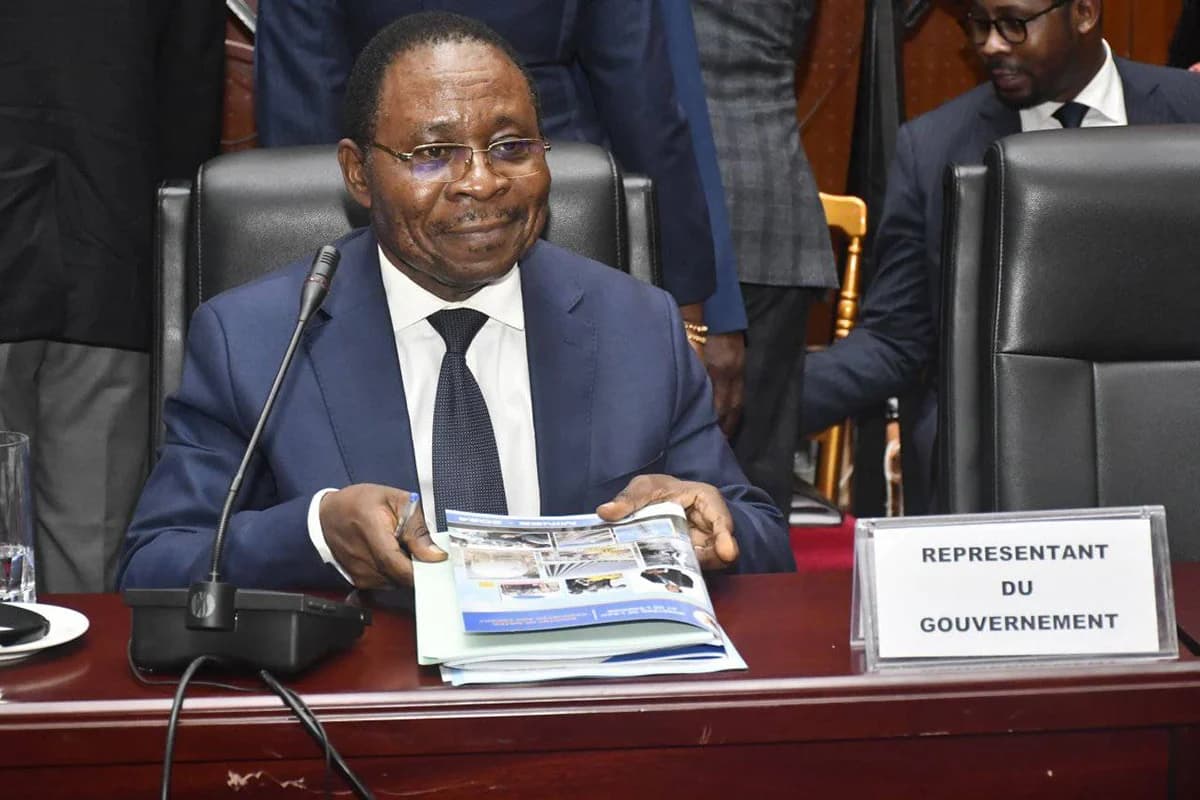 Cameroun : La chambre des Comptes relève des incohérences dans la gestion du « Programme 422 Accès à l’Energie » piloté par le MINEE