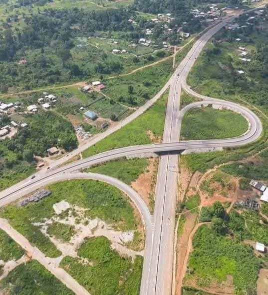 Echangeur « trompette » d’Obala : Une infrastructure qui renforce la sécurité routière et embellit la ville