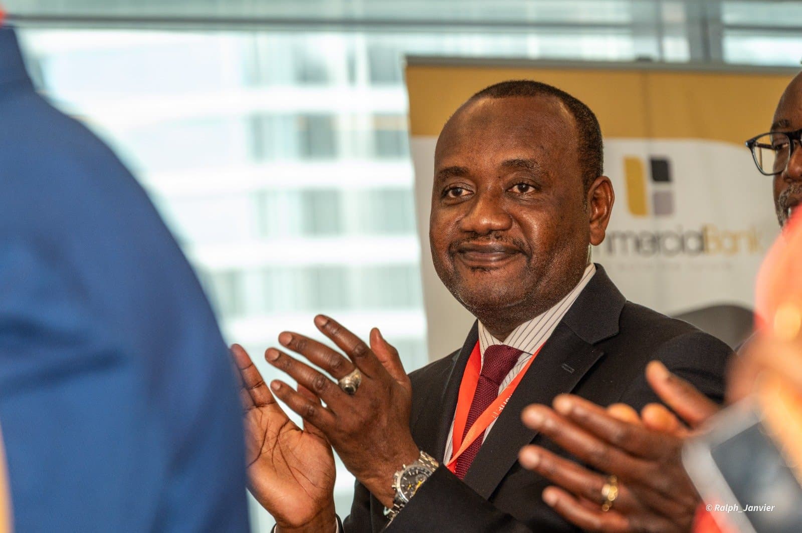 Mobile money : La BEAC revendique une longueur d'avance sur la BCEAO
